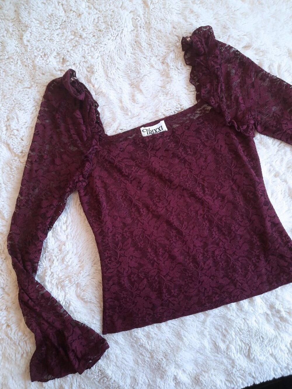 Trixxi Long-sleeve Lace Top